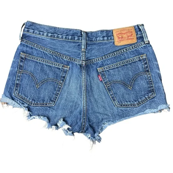 Levi’s 501 Original Fit High Rise Women’s Shorts Size 28 Medium Wash - Picture 2 of 12